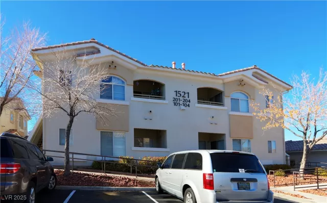 MLS: 2689884 Condo For Sale