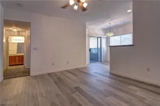 Photo #5: 2689884 Listing