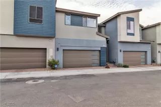 Photo #1: 2689900 Listing