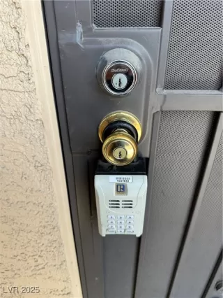 Photo #3: 2689912 Listing