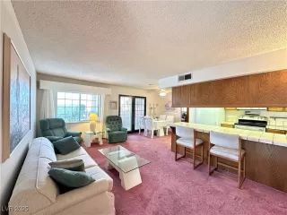 Photo #5: 2689912 Listing