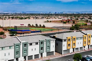 Photo #5: 2689914 Listing