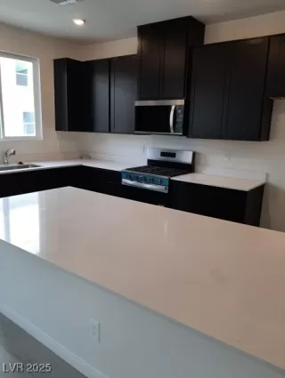 Photo #1: 2689921 Listing 