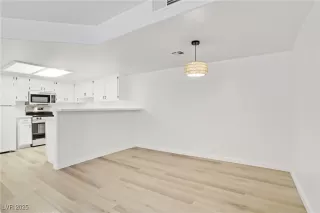 Photo #6: 2689926 Listing 