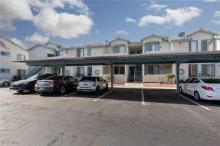 Photo #2: 2689947 Listing 