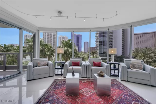 MLS: 2689950 Condo For Sale