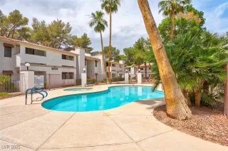 Photo #2: 2689953 Listing