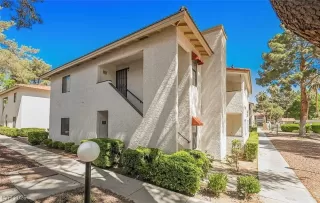 Photo #5: 2689953 Listing