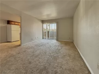 Photo #2: 2689968 Listing