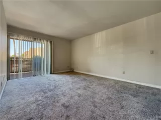 Photo #3: 2689968 Listing