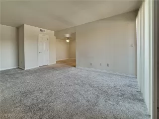 Photo #4: 2689968 Listing