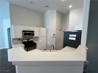 Photo #4: 2689977 Listing 