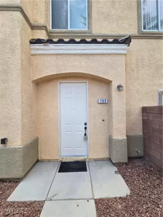 Photo #2: 2689983 Listing 