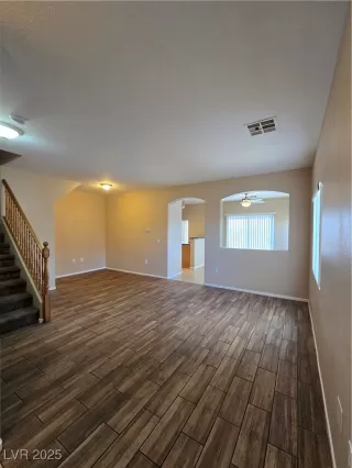 Photo #4: 2689983 Listing 