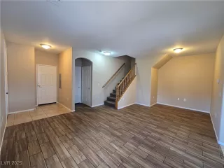 Photo #5: 2689983 Listing 