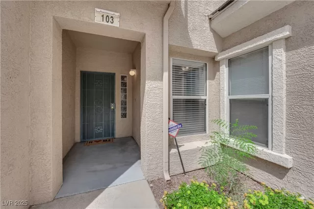 MLS: 2689991 Condo For Sale