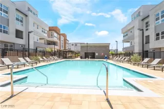 Photo #1: 2689995 Listing