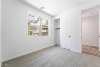 Photo #4: 2689995 Listing