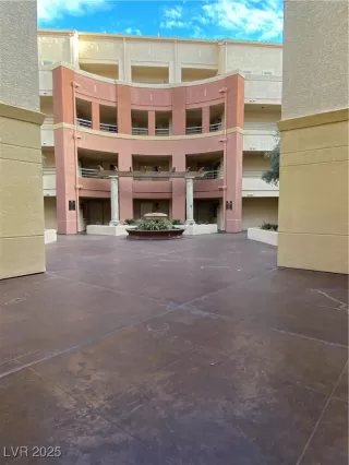 Photo #2: 2690022 Listing 