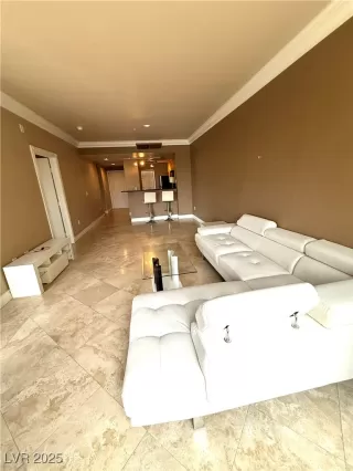 Photo #5: 2690022 Listing 