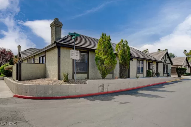 MLS: 2690056 Condo For Sale