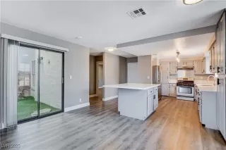 Photo #6: 2690056 Listing 