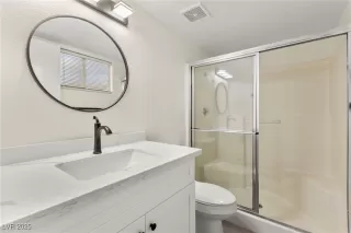 Photo #5: 2690060 Listing