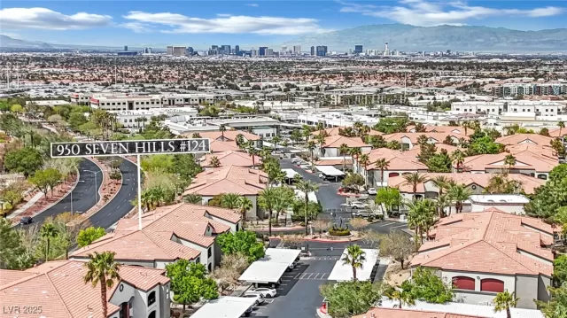 MLS: 2690088 Condo For Sale