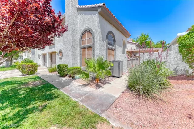 MLS: 2690109 Condo For Sale