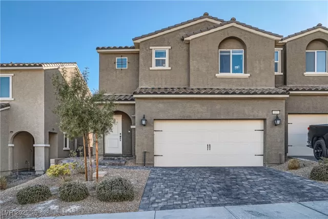 MLS: 2690113 Condo For Sale