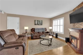 Photo #4: 2690144 Listing