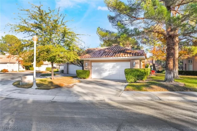 MLS: 2690193 Condo For Sale