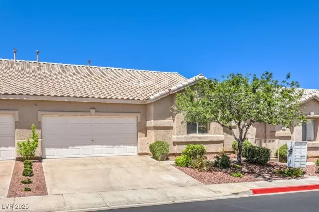 MLS: 2690201 Condo For Sale