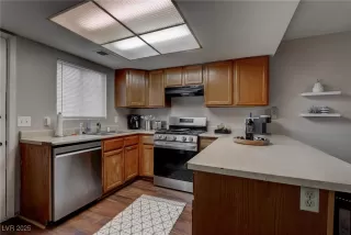 Photo #3: 2690202 Listing