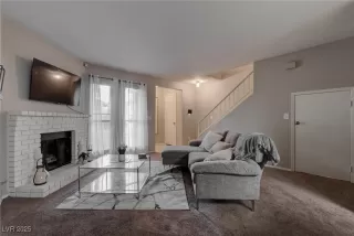 Photo #5: 2690202 Listing