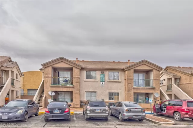 MLS: 2690233 Condo For Sale