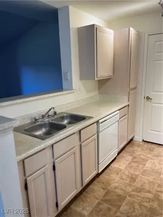 Photo #3: 2690282 Listing 