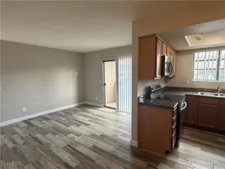 Photo #3: 2690288 Listing 