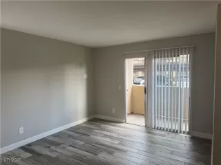 Photo #5: 2690288 Listing 