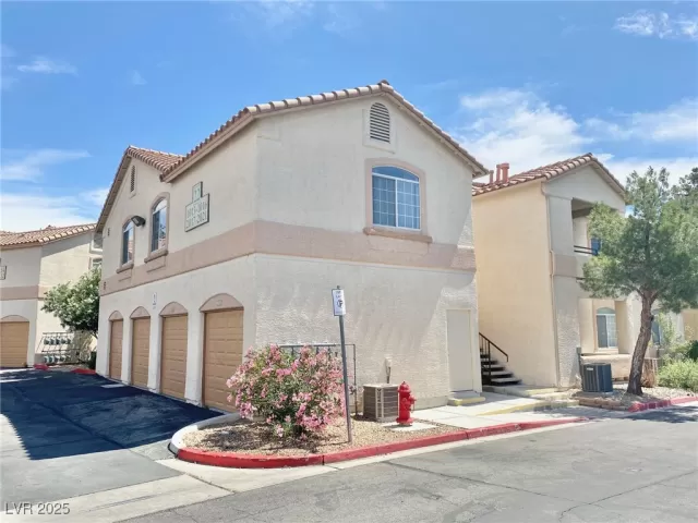 MLS: 2690289 Condo For Sale