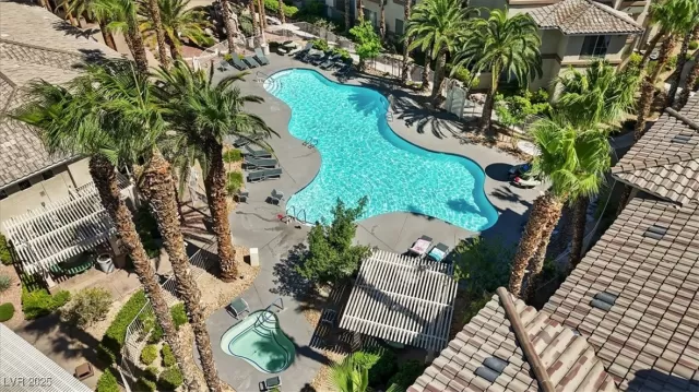 MLS: 2690330 Condo For Sale