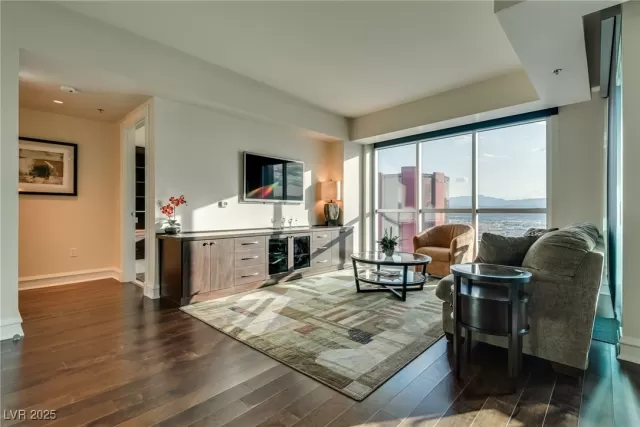 MLS: 2690333 Condo For Sale