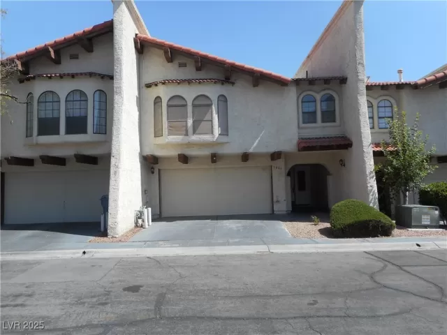 MLS: 2690392 Condo For Sale