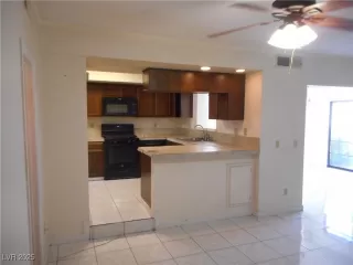 Photo #2: 2690392 Listing