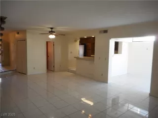 Photo #3: 2690392 Listing