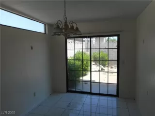 Photo #5: 2690392 Listing