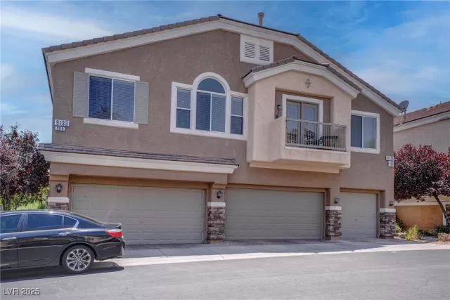 MLS: 2690403 Condo For Sale