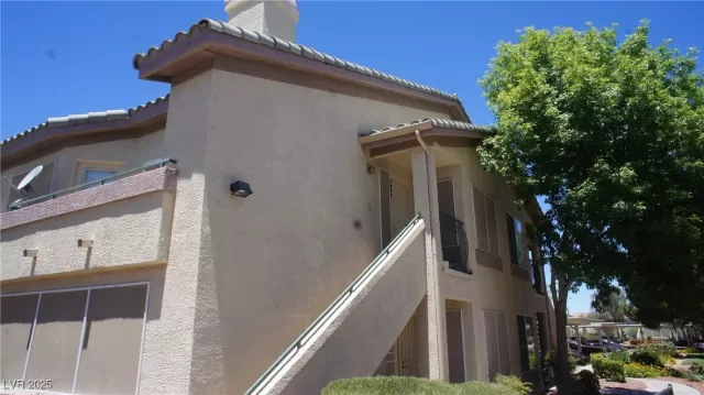 MLS: 2690412 Condo For Sale