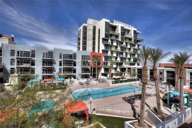 MLS: 2690440 Condo For Sale