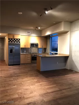 Photo #4: 2690440 Listing 